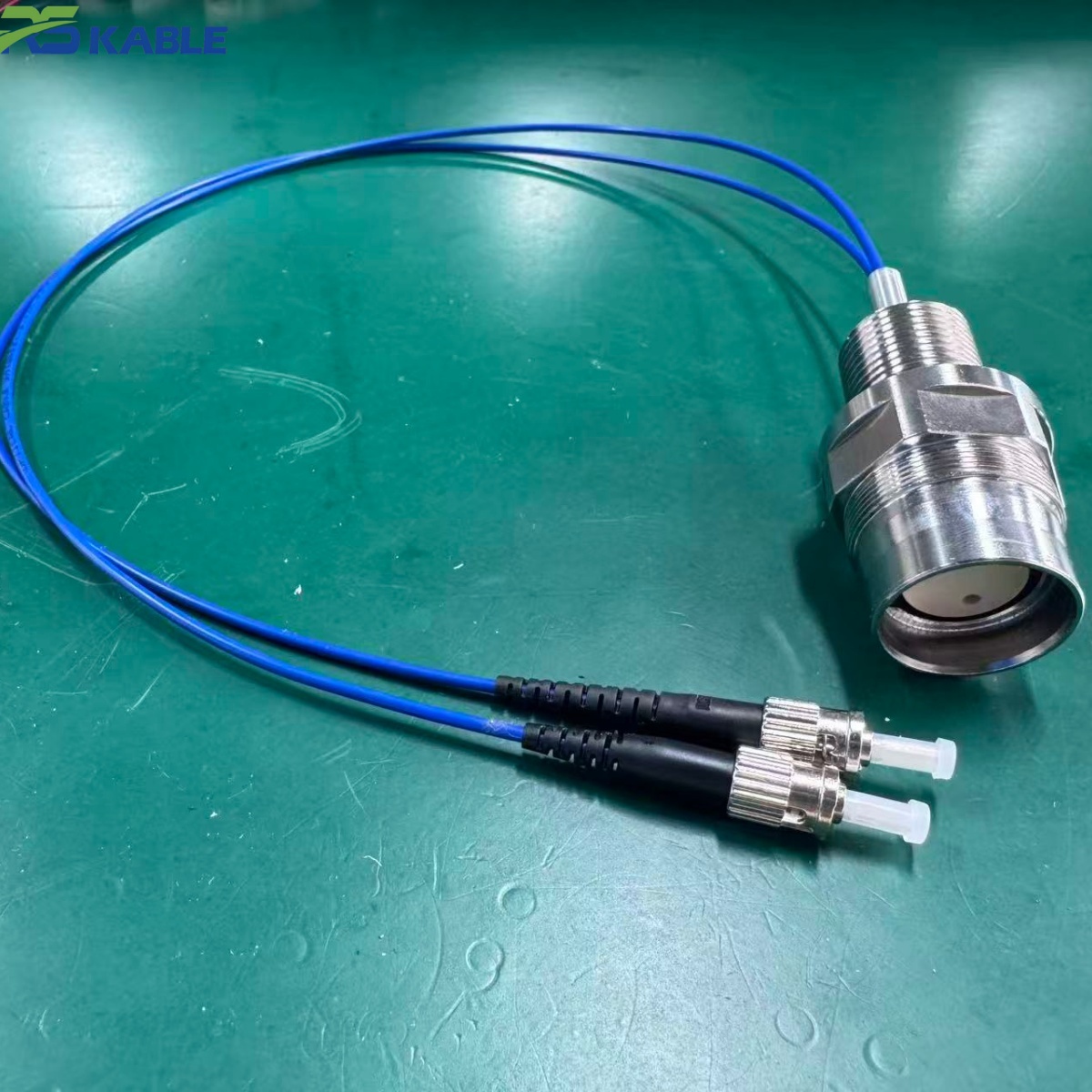 Custom underwater fiber optic connector for ROV composite cable